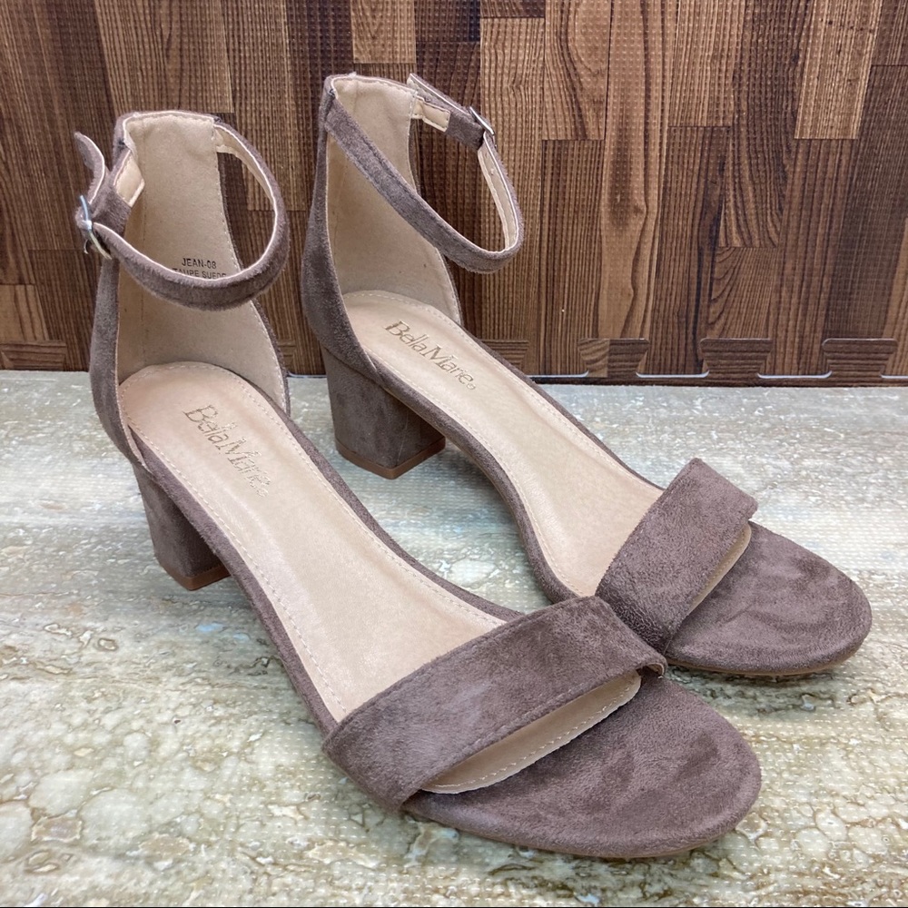 Bella Marie  Ankle Strap Stacked Heel Size 9